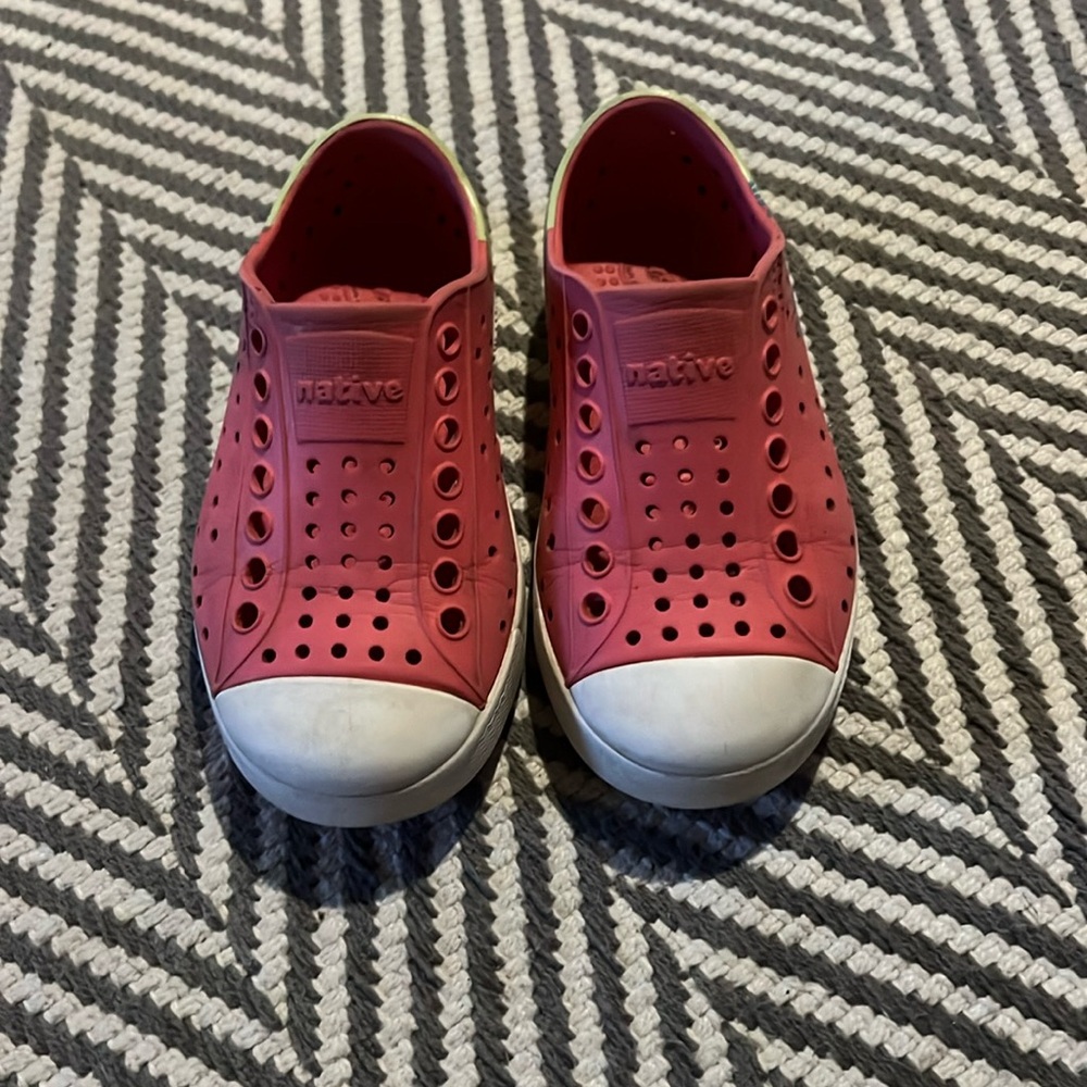 Natives kid shoes size 8 pink with green detail